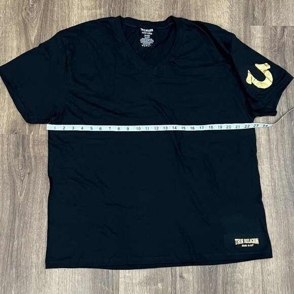 EUC True Religion Black V-Neck T-shirt Gold Logo Sz XL - Picture 6 of 8